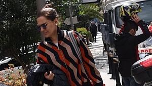 Demet Akalın bidonla zemzem suyu taşıdı