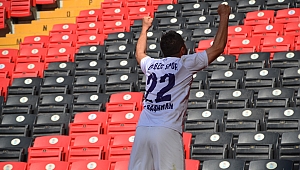 Futbolcunun kralısın Oğuz Başaran