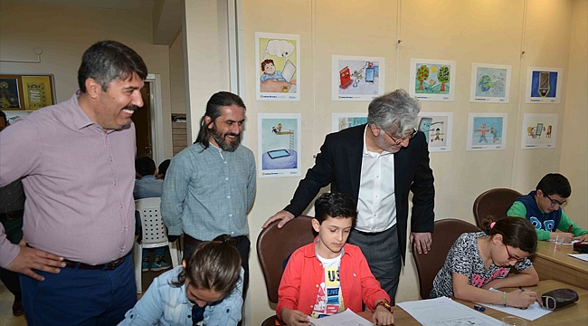 Genç karikatüristlerin eserleri beğeni topladı