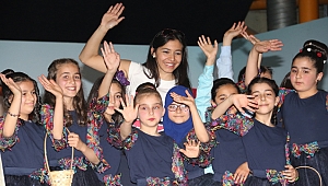 İşitme engelliler için konser verdiler