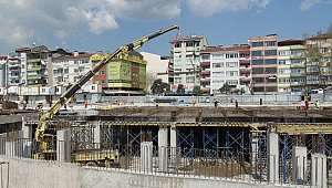 Kent meydanı ve otopark şekilleniyor