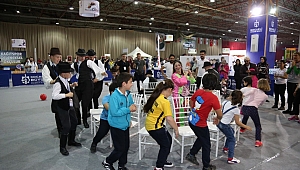 Macaristanlı çocuklar, geleneksel Türk oyunlarını oynadı