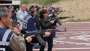 Muhtarlara kalaşnikoflu eğitim