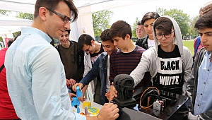 Öğrenciler bilim şenliğinde buluştu