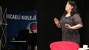 Öğrencilerle tiyatro konuşuldu