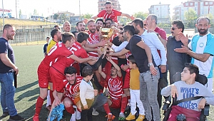 Şampiyonun kupa sevinci