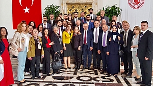 Tarhan, partililerini mecliste ağırladı