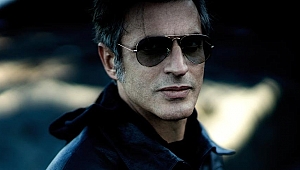 Teoman: İki göz süzen beni ayartır