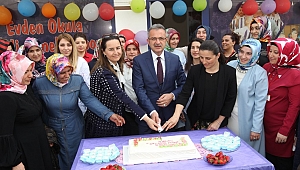 Yıldönümü pastasını Köşker’le birlikte kestiler