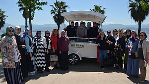 AK Kadınlar arı gibi çalışıyor