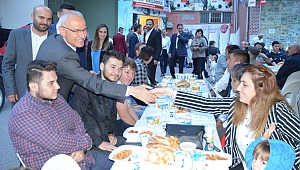 Ayar, yoğun seçim mesaisinde