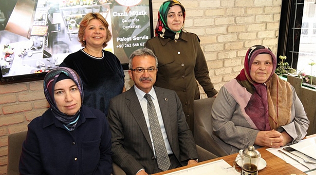 Başkan Köşker annelerle bir araya geldi