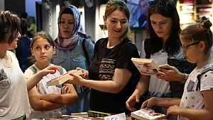 Bir nesil okuyarak büyüyor