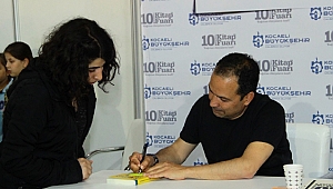 “Bu ülkenin geleceği kitapların içindedir”