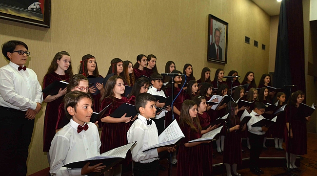 Büyükşehir Çocuk Korosu’ndan neşeli konser