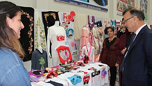 Çayırova Halk Eğitim Merkezi sergisi açıldı