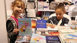 Çocuk yazarlar kitap fuarında