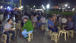 Erbakan Vakfı'ndan çay ikramı