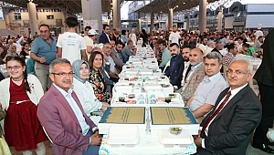 Gebze ailesi aynı sofrada iftar yaptı