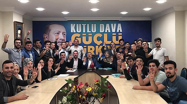 Karamürselli Gençler Genç Kürsü’de buluştu