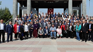 Karaosmanoğlu, “Demokrasi bizim en büyük şansımızdır”