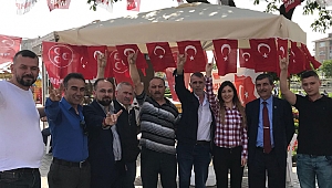 MHP meydanda stant açtı