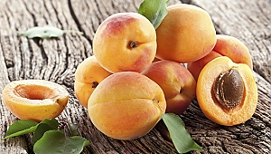 Sağlıklı sindirim için kayısı suyu için