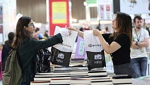 Sevde’nin “Kitap Fuarı” ve kitap sevdası