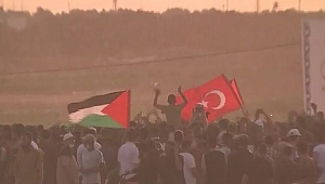 Sınırda Türk bayrağı