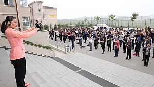 ‘Spor yapan genç sağlıklı ve başarılı olur’