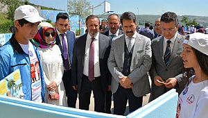 Yaman ve Toltar bilim fuarını gezdi