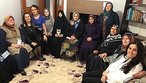 AK Kadınlar çalınmadık kapı bırakmıyor