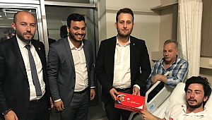  AK Partili gençlerden ‘siyasi nezaket’ örneği