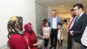 Başkan Köşker’den hastalara moral ziyaretleri