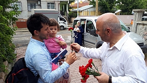 Bıyık, sokak sokak geziyor