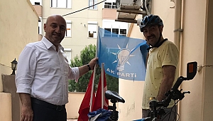 Bıyık'tan bayrak hediyesi