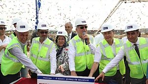 Dilovası Yarı Olimpik Yüzme Havuzu temeli atıldı