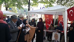 Karamollaoğlu standına yoğun ilgi