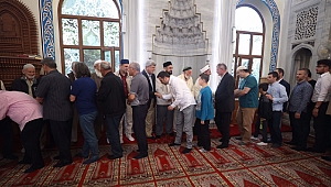 Karaosmanoğlu, "Çocukları özellikle sevindirelim”