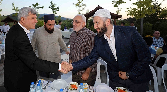 ‘’Sizin en hayırlınız, Kur'an'ı öğrenen ve öğretendir’’