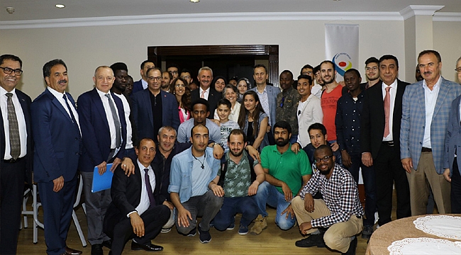 Vakıf ve GTÜ öğrencileri iftar yaptı