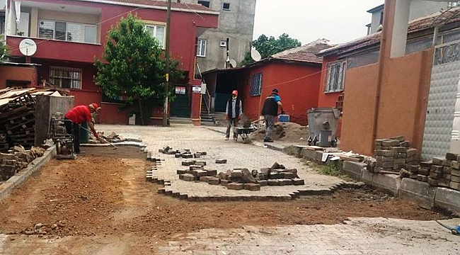Dilovası'nda kilitli parke tamiratları devam ediyor