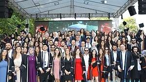 GTÜ Mezunlarını uğurladı