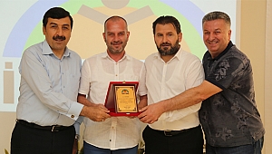 İZAYDAŞ çalışanlarına kıdem plaketi