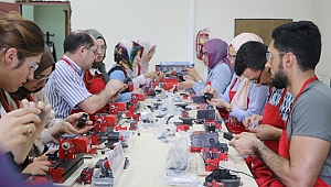 Oyuncaklarını kendileri tasarlayacak