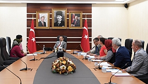 Vali Aksoy vatandaşlarla bir araya geldi