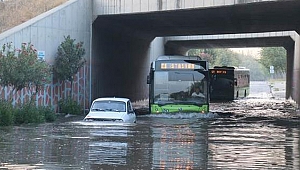 Araçlar mahsur kaldı