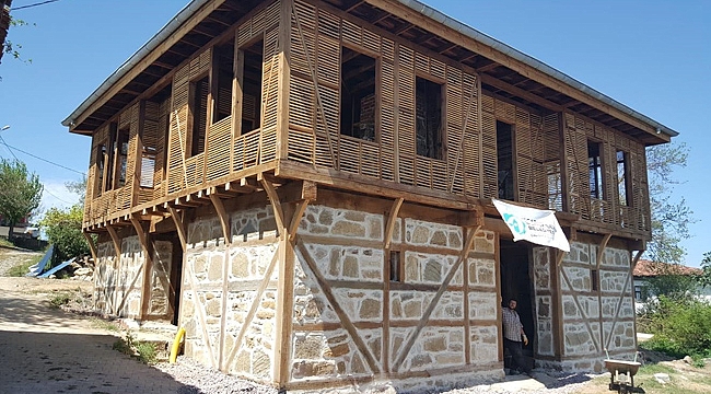 Beş Divanlı Rıza Bey Konağı özüne dönüyor