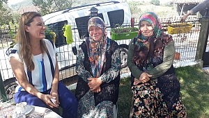 Hürriyet köy köy gezerek bayramlaştı