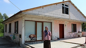 İhtiyaç sahiplerinin çatıları onarılıyor